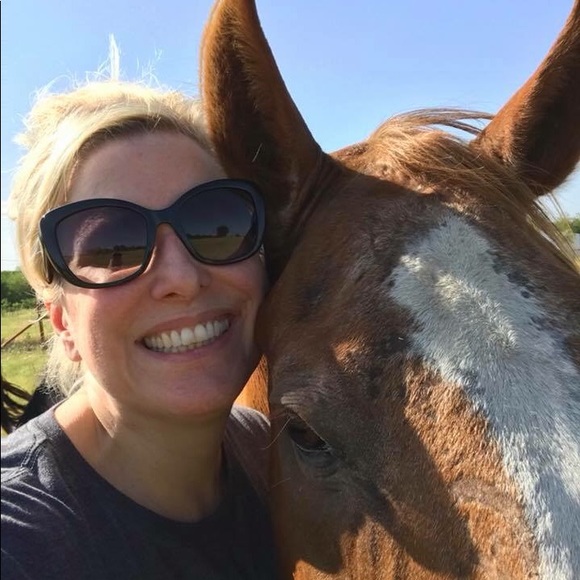 Meet your Posher, Lara - Picture 2 of 8